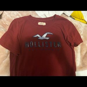 maroon hollister tee